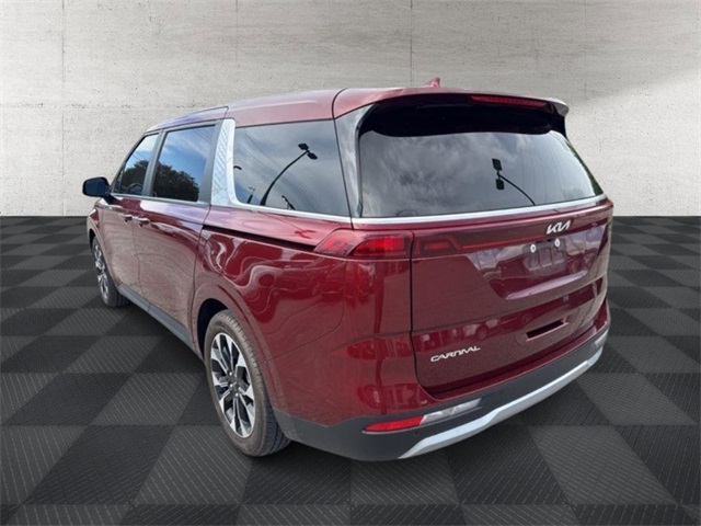 2023 Kia Carnival EX photo 5