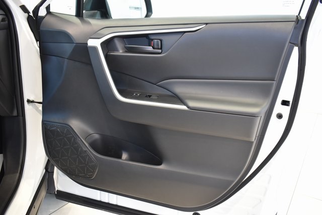 2024 Toyota RAV4 LE photo 10