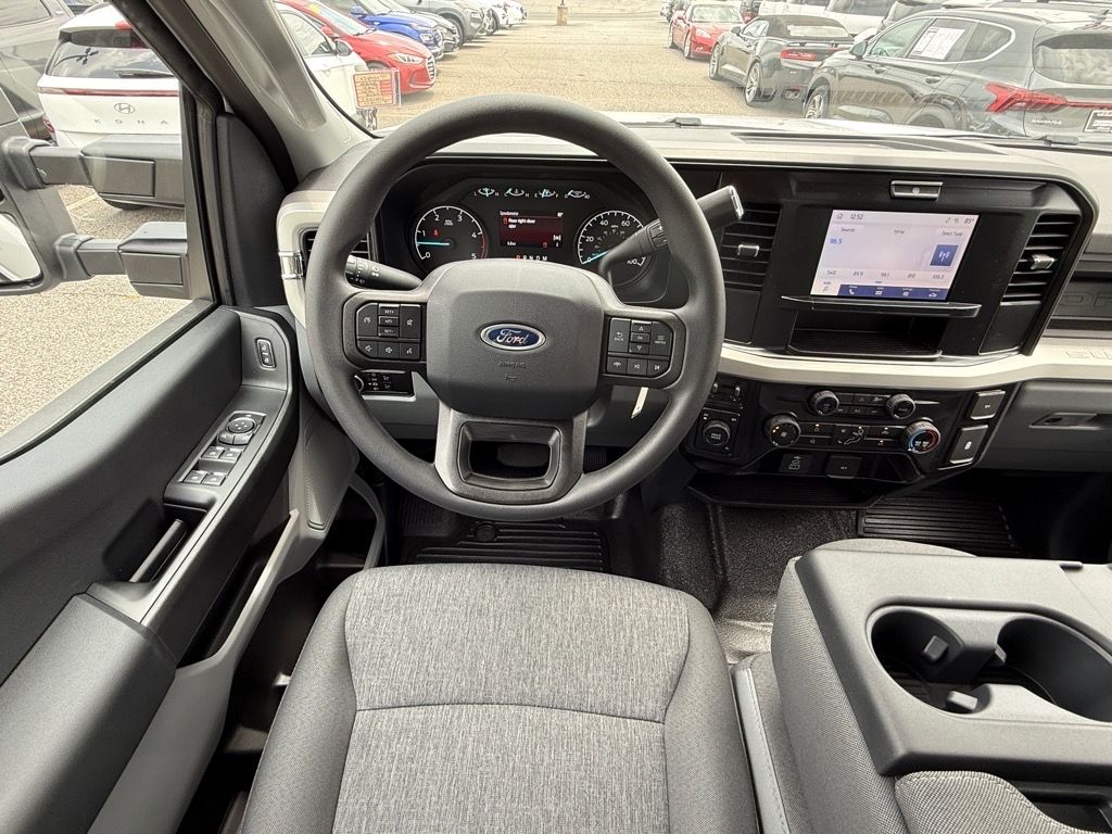 2025 Ford F-250 XL photo 4