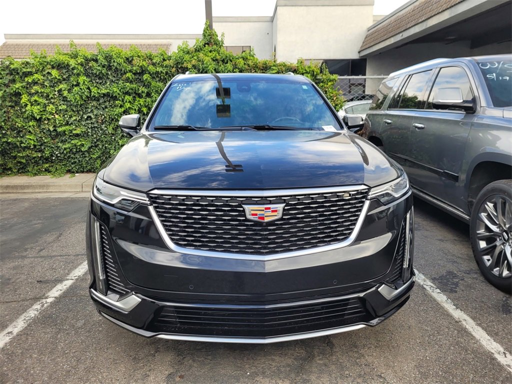 2024 Cadillac XT6 Premium Luxury photo 2