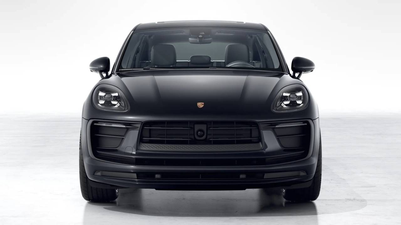 2026 Porsche Macan T photo 2