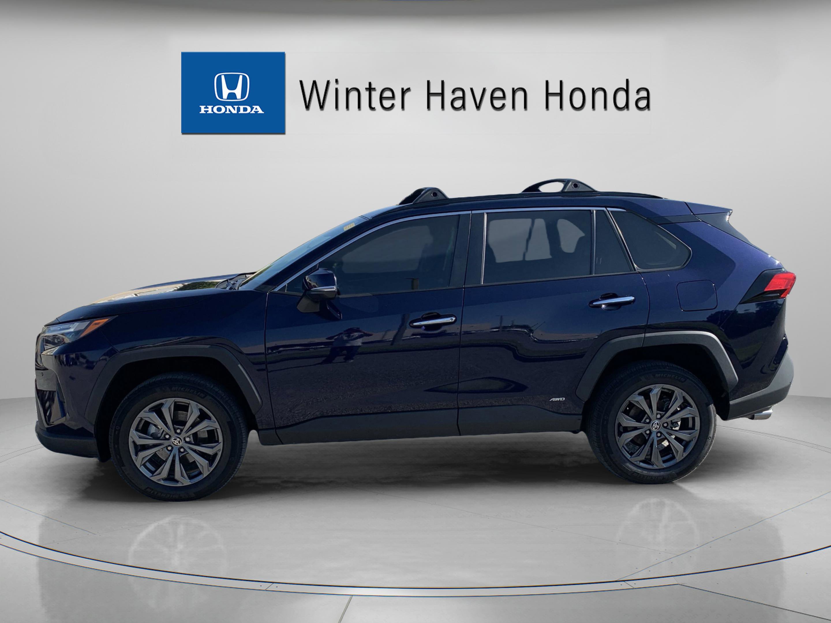 2022 Toyota RAV4 Hybrid Limited photo 3