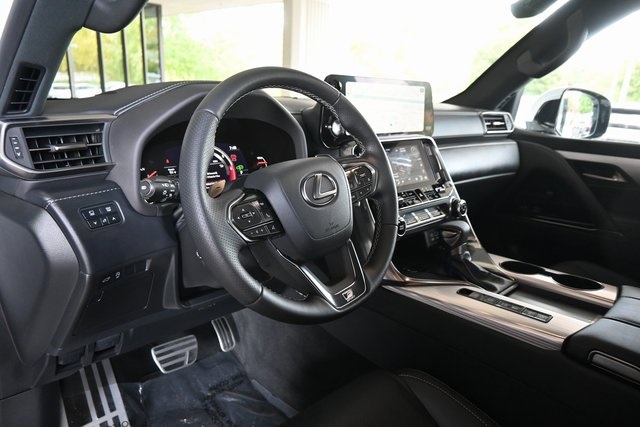 2024 Lexus LX 600 F SPORT photo 20