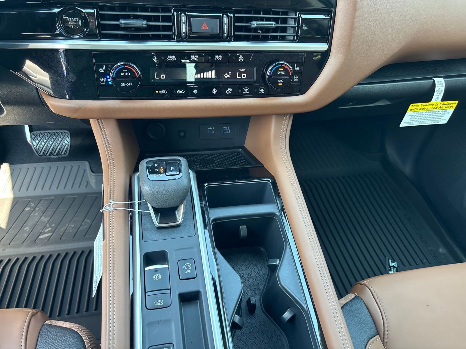 2025 Nissan Pathfinder Platinum photo 19