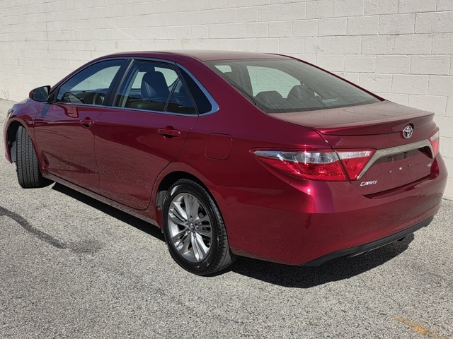 2017 Toyota Camry SE photo 3