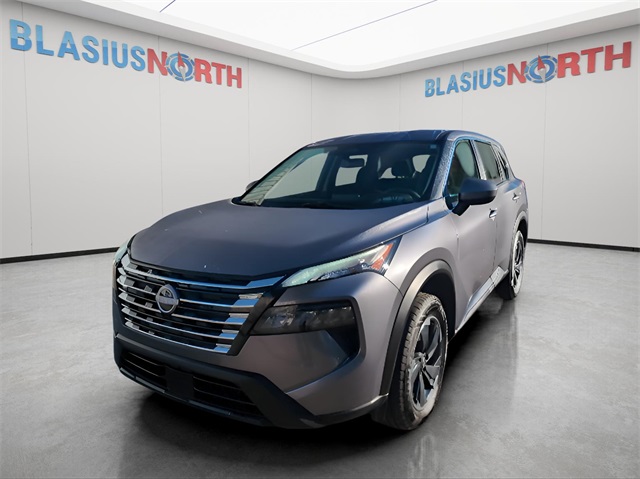 2024 Nissan Rogue SV's photo