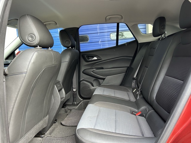 2025 Chevrolet Trax LT photo 14