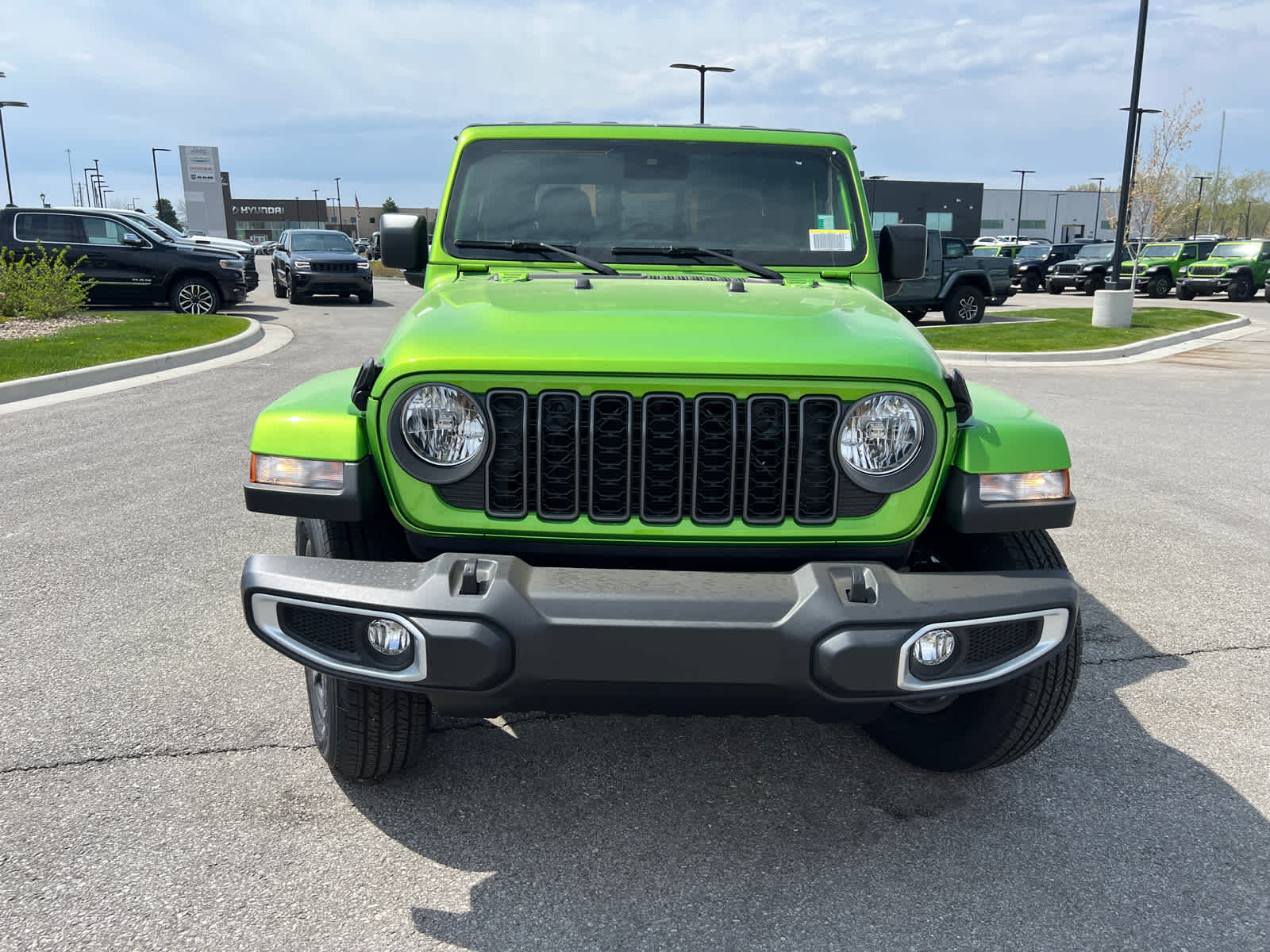 2025 Jeep Gladiator Sport S photo 4