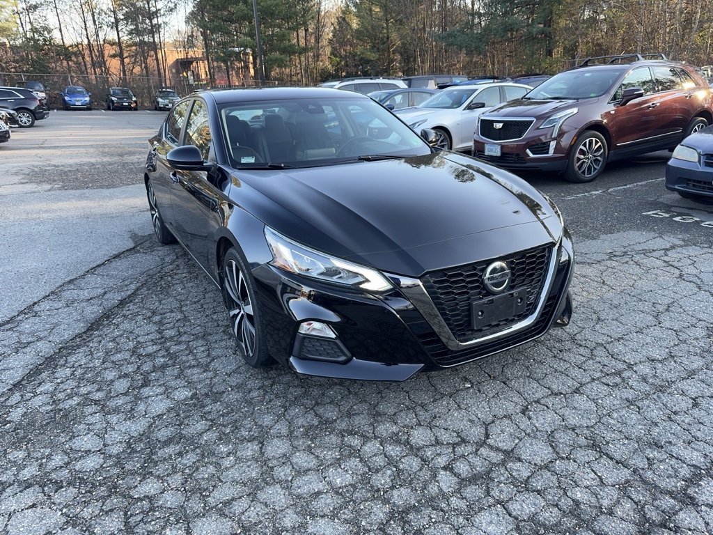 2020 Nissan Altima SR's photo