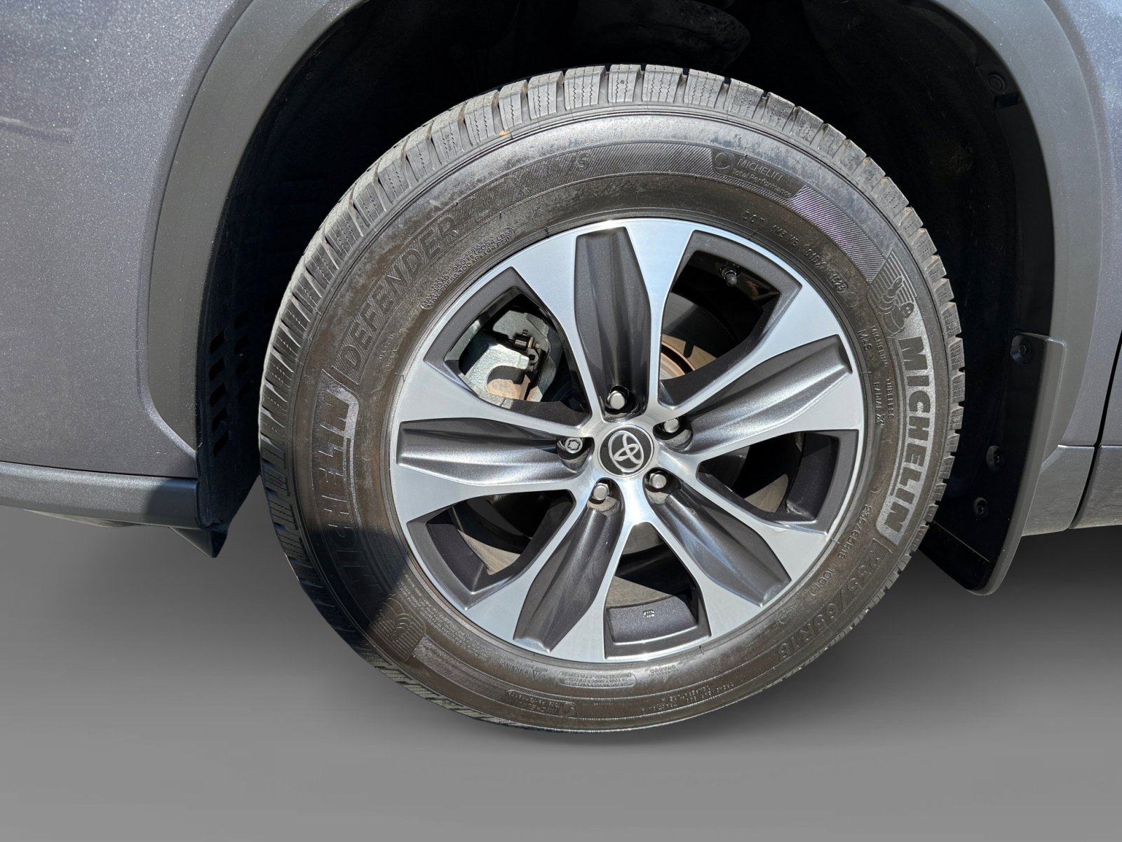 2020 Toyota Highlander XLE photo 8