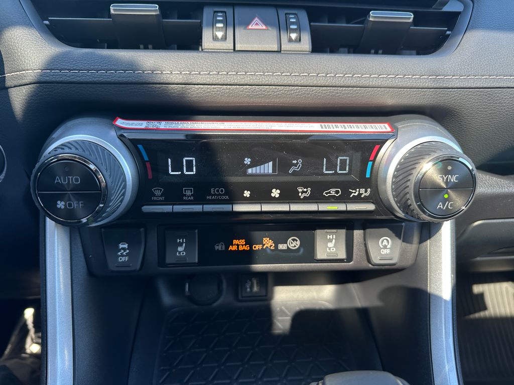 2025 Toyota RAV4 XLE Premium photo 18