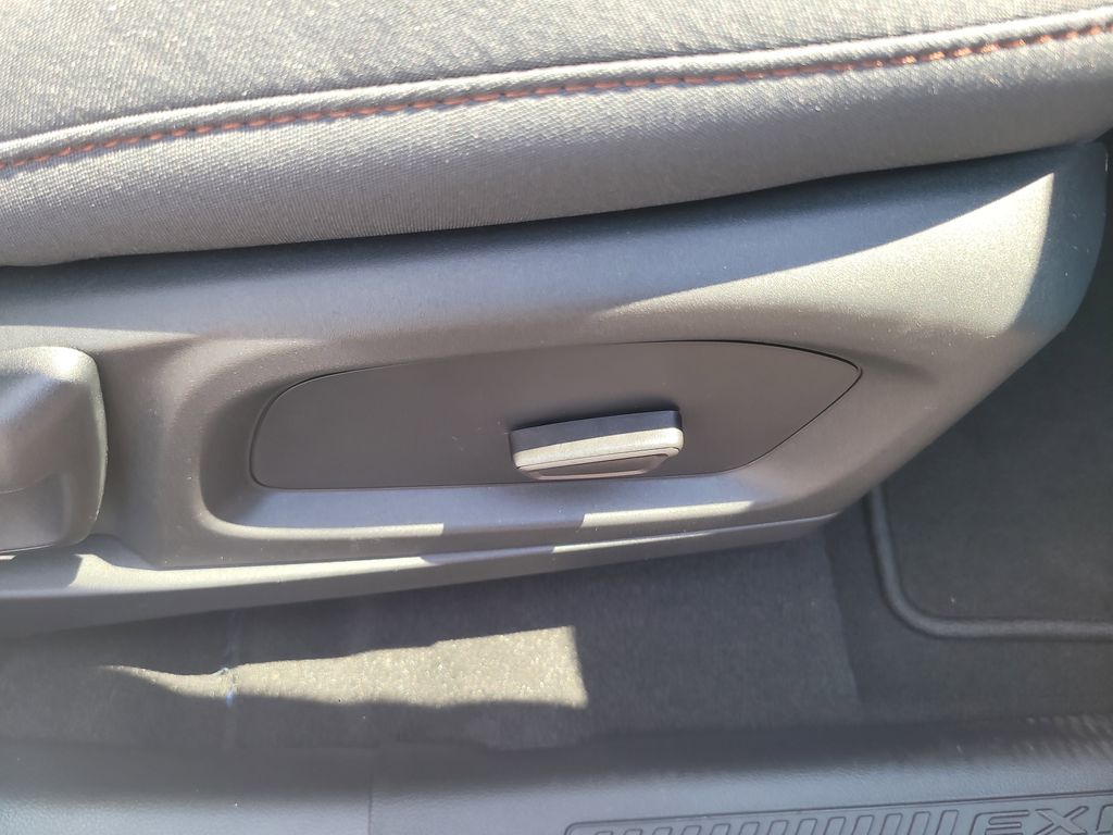 2025 Ford Explorer photo 25