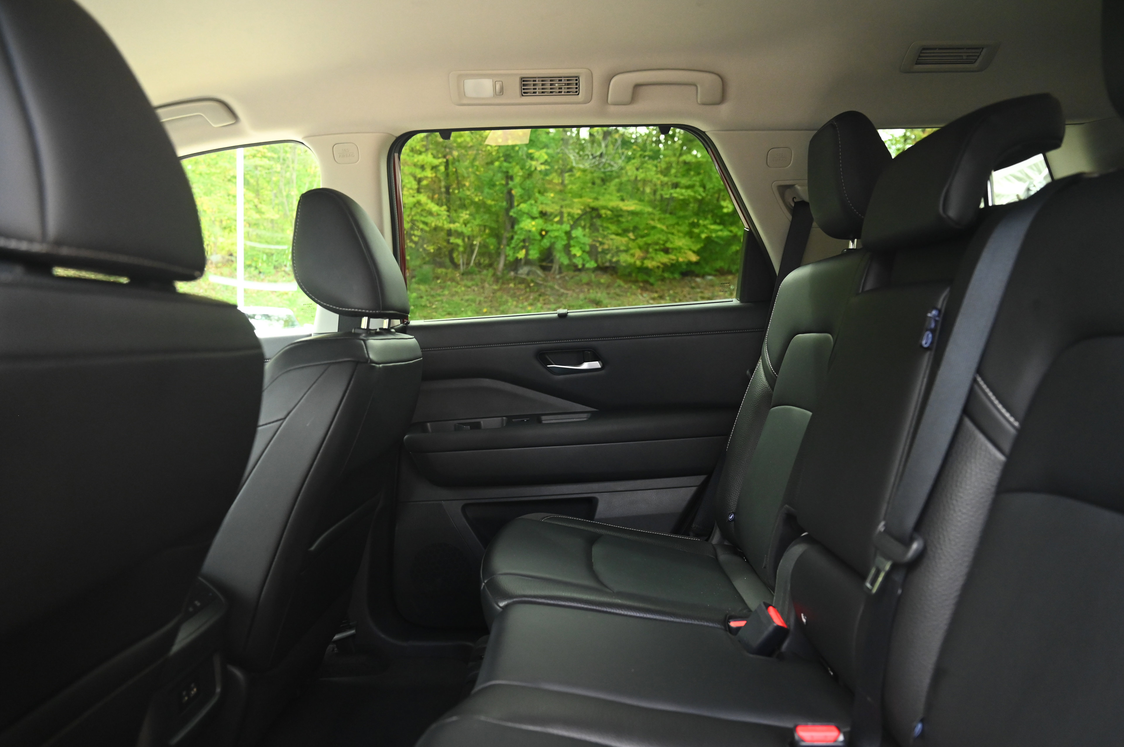 2022 Nissan Pathfinder SL photo 19