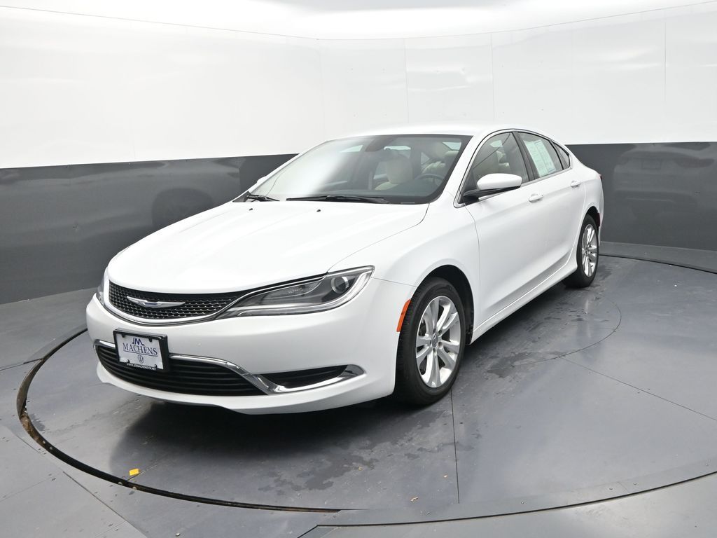 2016 Chrysler 200 Limited photo 3