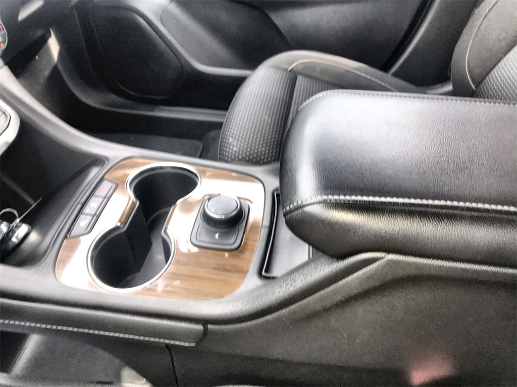 2023 Gmc Acadia SLE photo 18