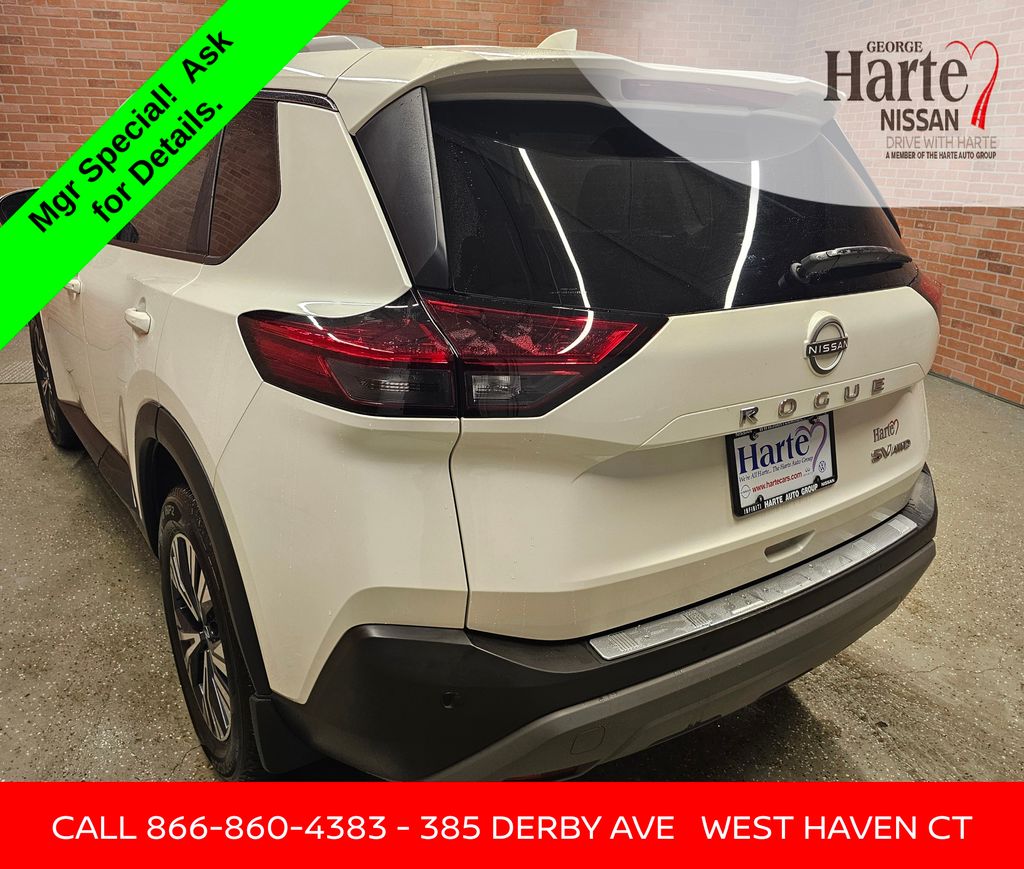 2022 Nissan Rogue SV photo 8