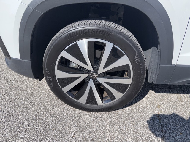 2022 Volkswagen Taos SE photo 8