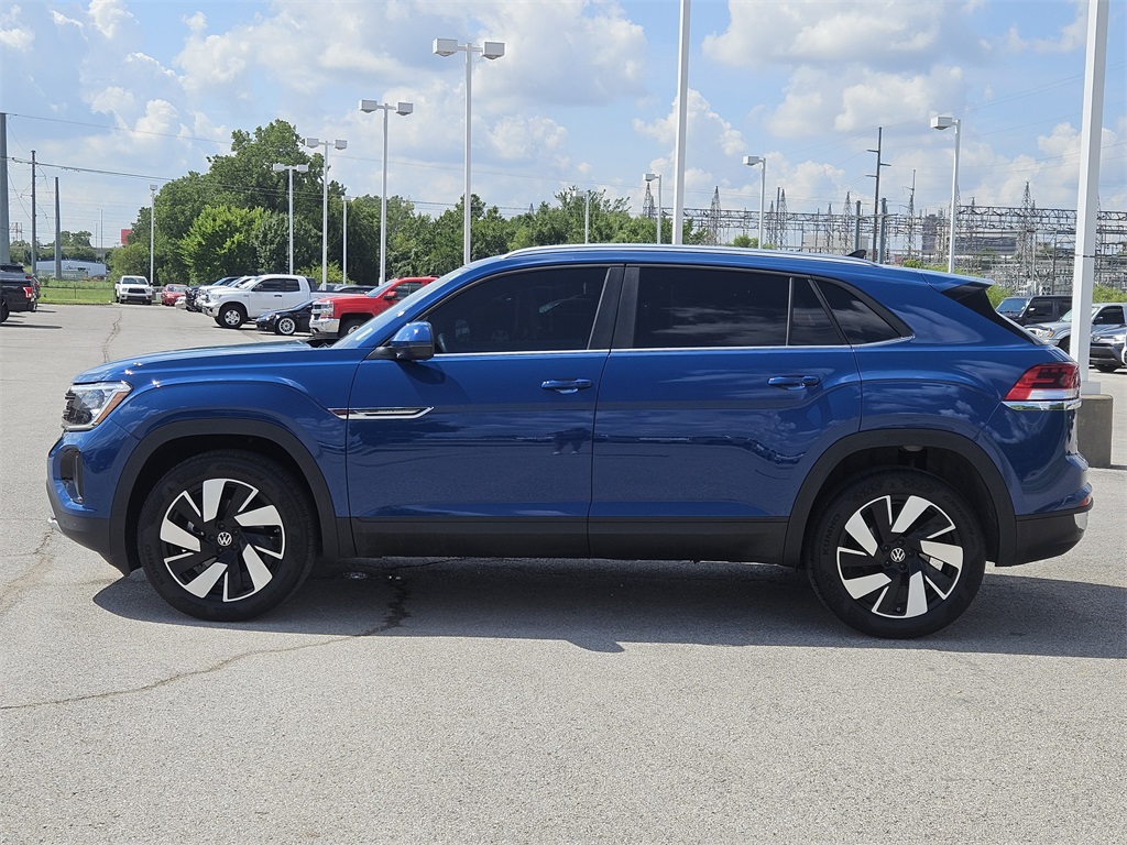 2025 Volkswagen Atlas Cross Sport SE Technology photo 2