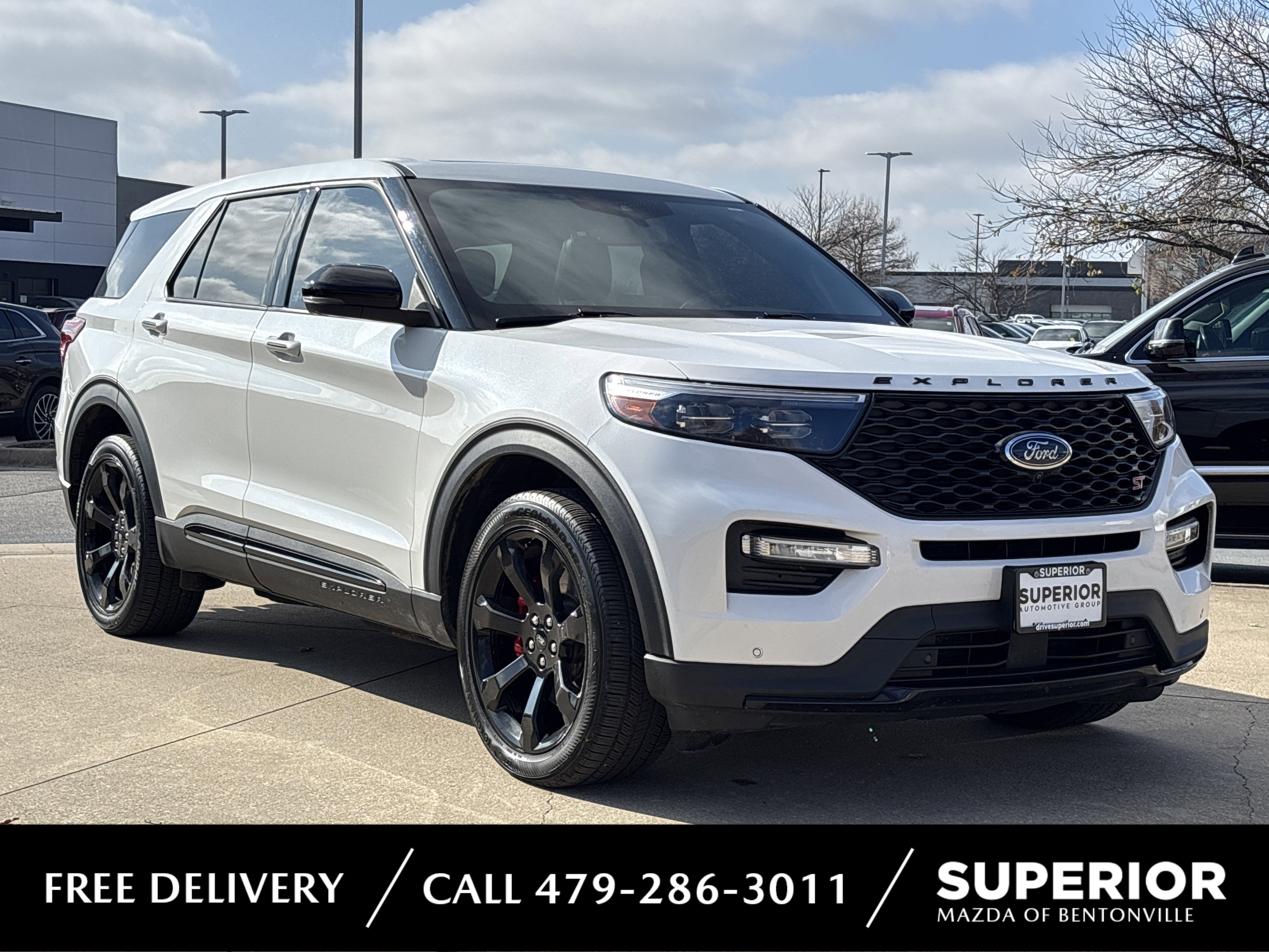 2022 Ford Explorer ST's photo