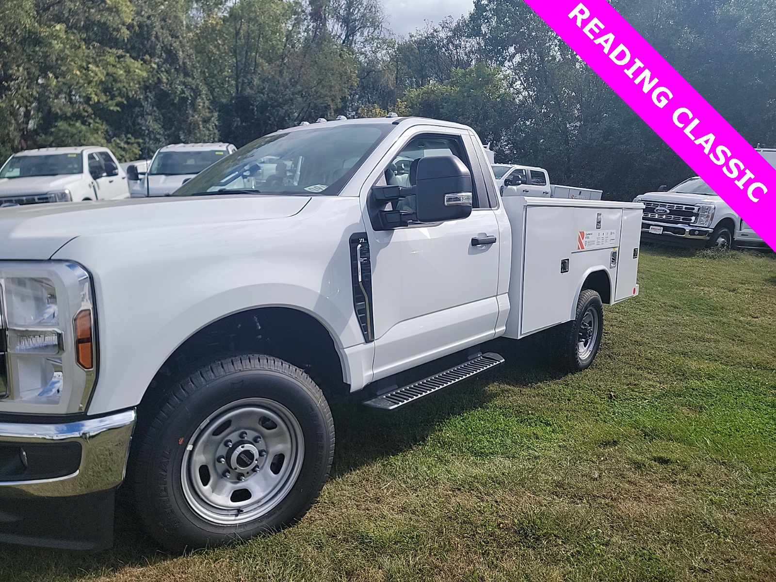 2025 Ford F-350 Super Duty Chassis Cab XLT's photo