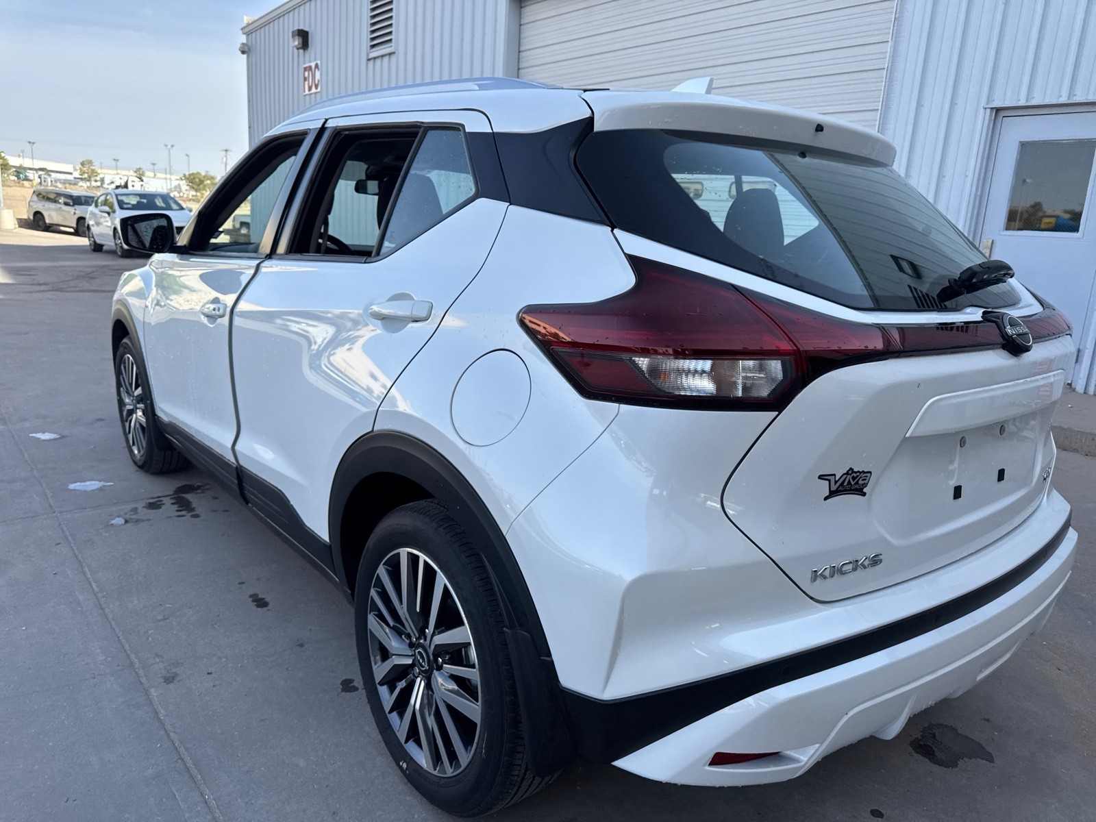 Used 2024 WHITE Nissan SV image 7