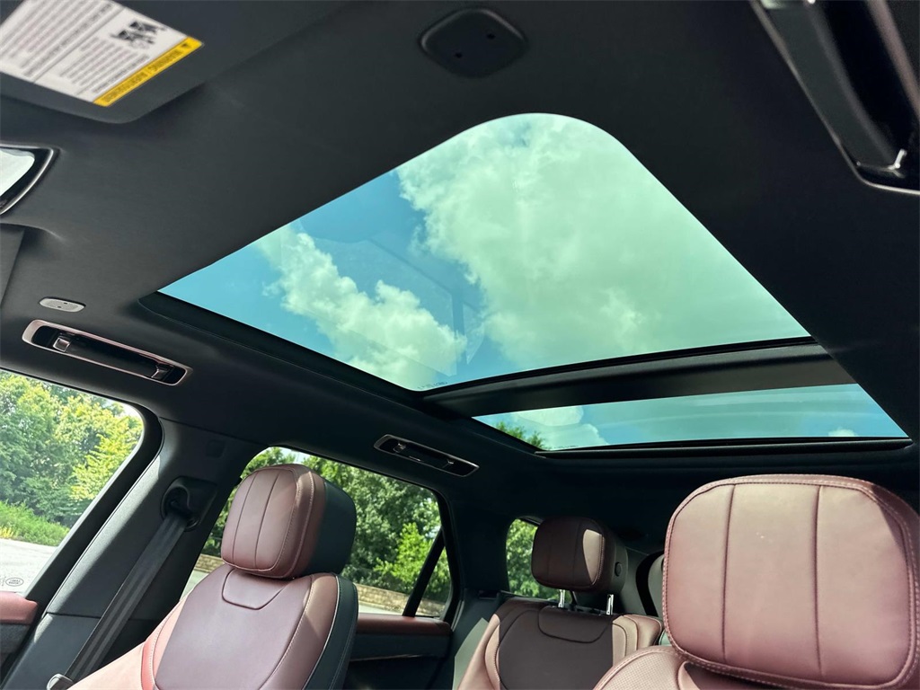 2025 Land Rover Range Rover Sport SE photo 19
