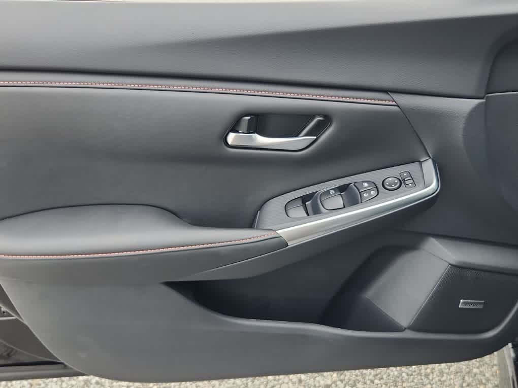 2025 Nissan Sentra SR photo 9