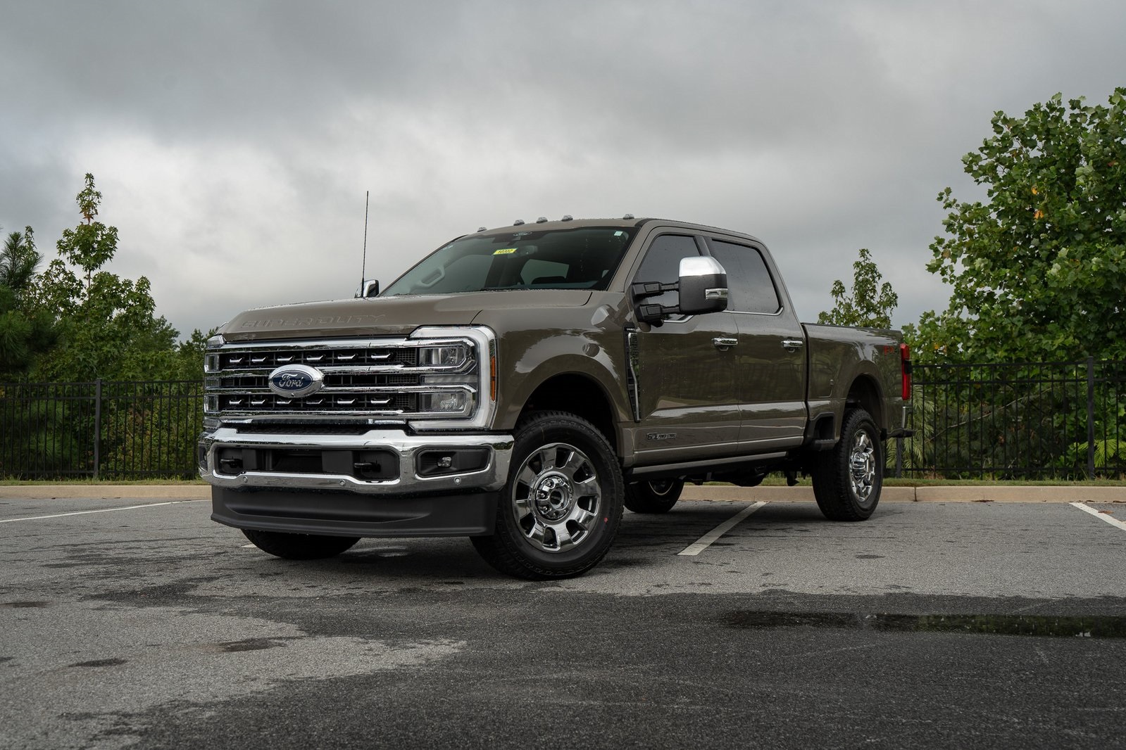 2026 Ford F-250 Lariat photo 2