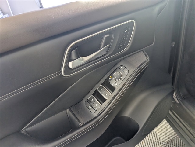 2021 Nissan Rogue SL photo 17