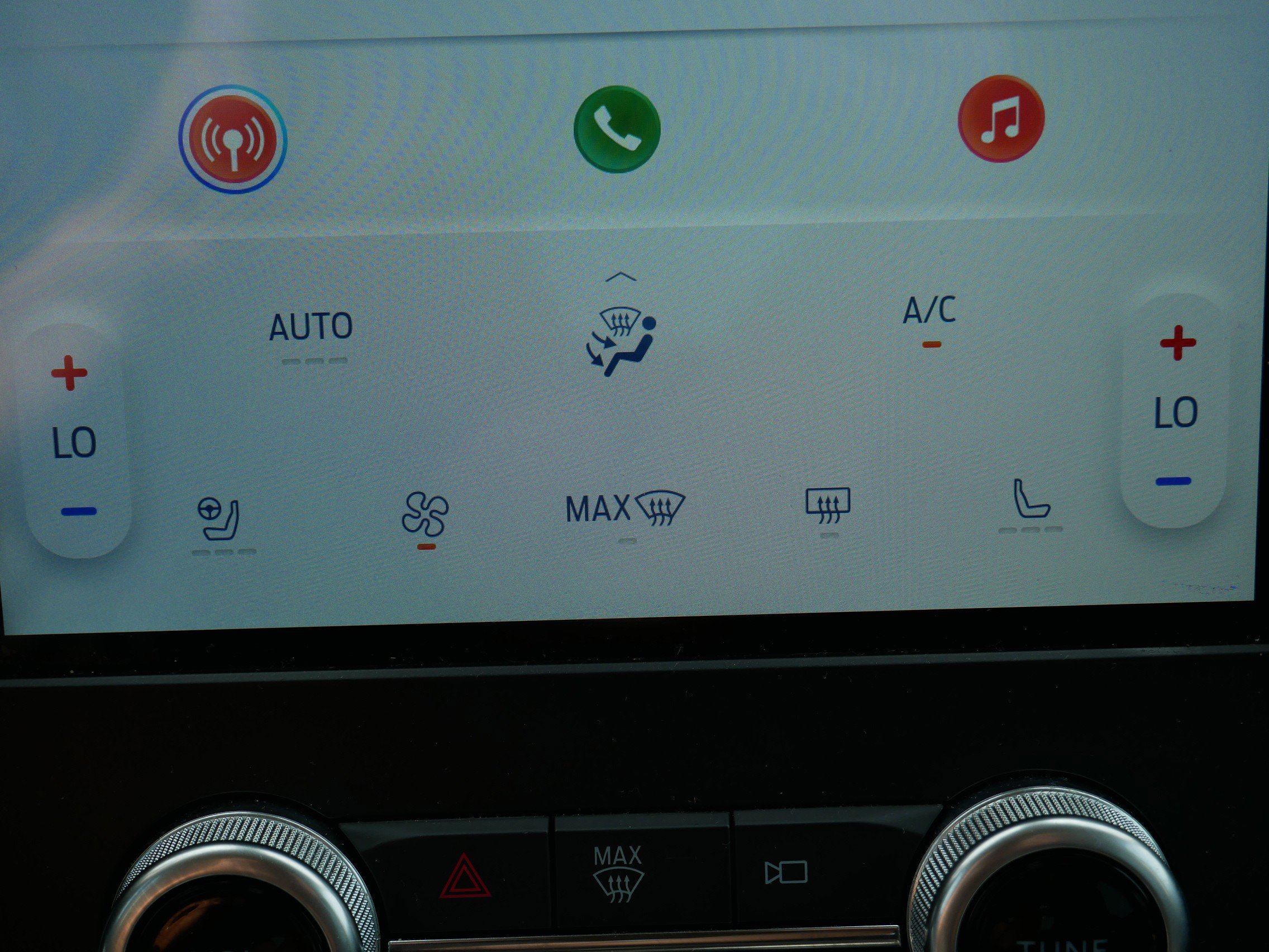 2024 Ford Edge Titanium photo 25