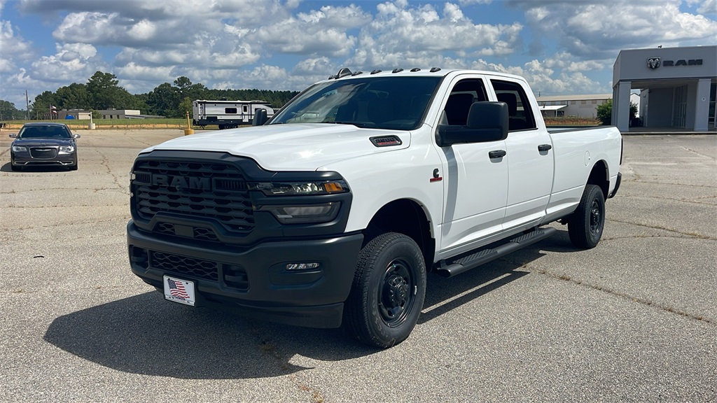 2025 Ram 2500 Tradesman photo 3