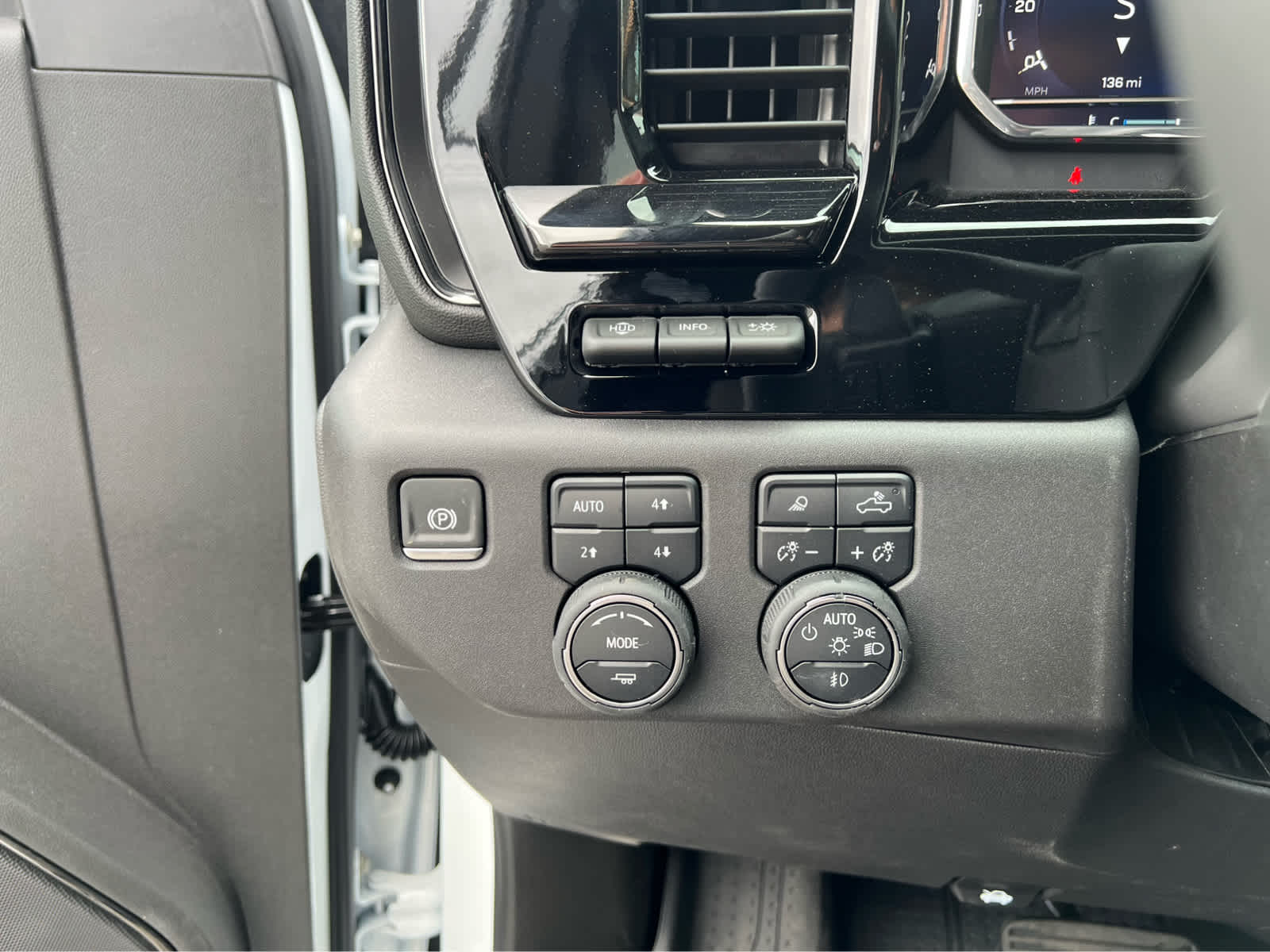 2025 Chevrolet Silverado 1500 ZR2 photo 17