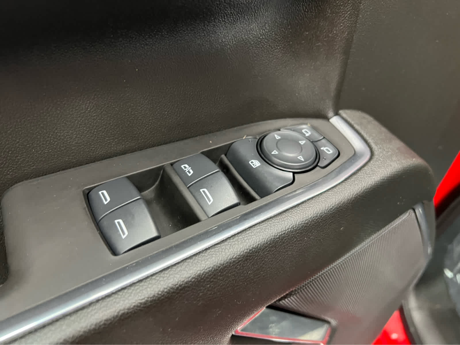 2025 Chevrolet Silverado 1500 LT photo 9