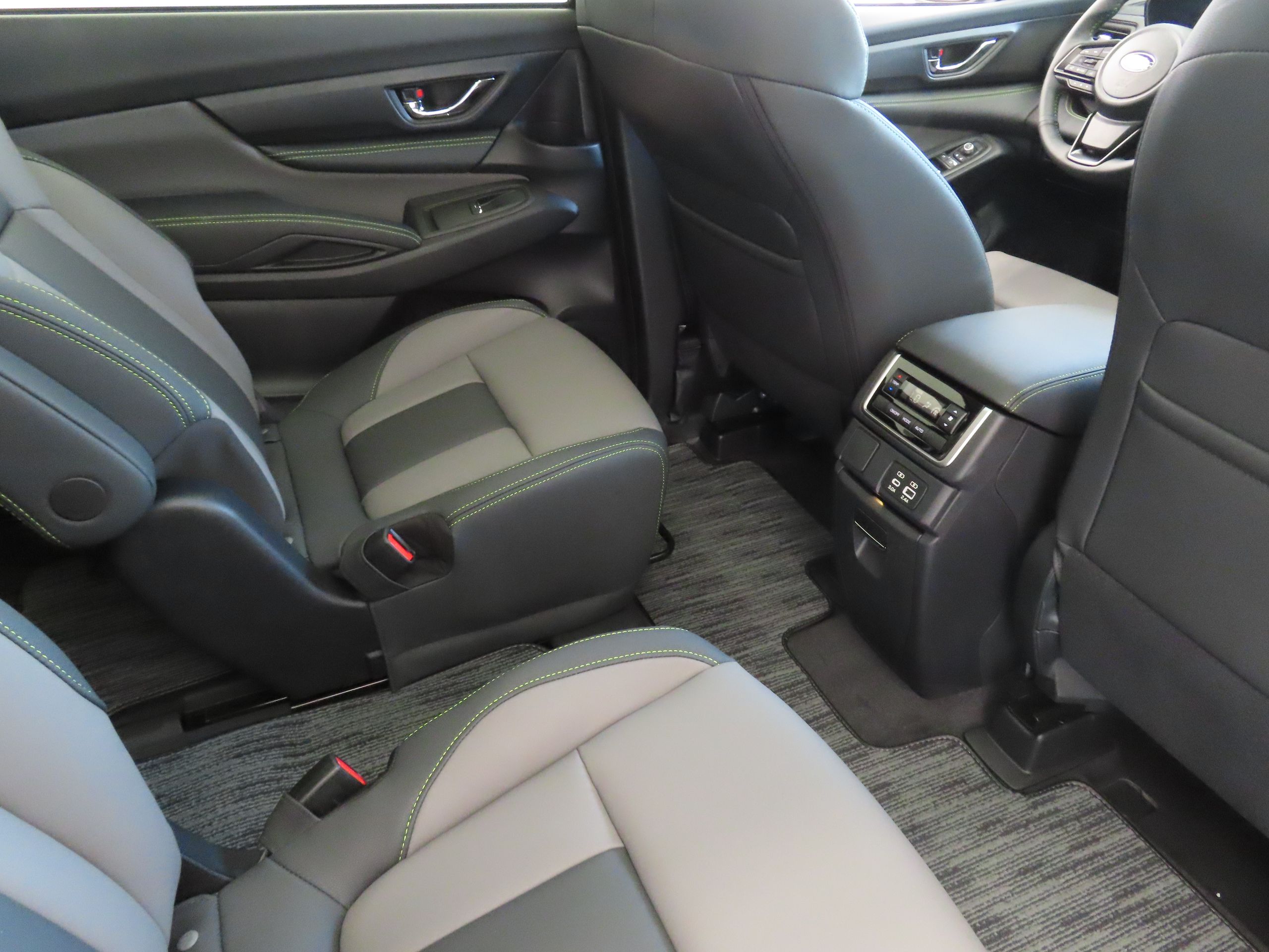 2025 Subaru Ascent Onyx Edition photo 24