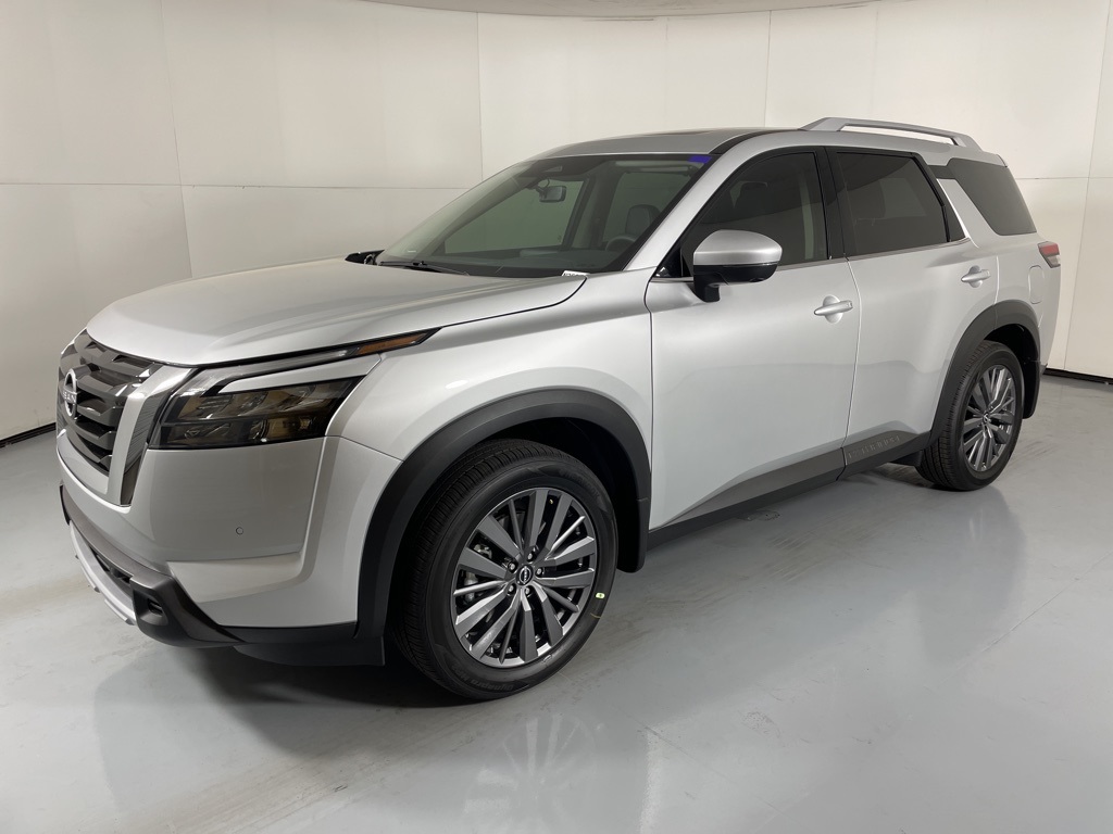 2025 Nissan Pathfinder SL photo 4