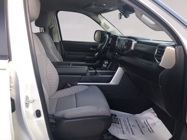 2024 Toyota Tundra SR5 CrewMax photo 13