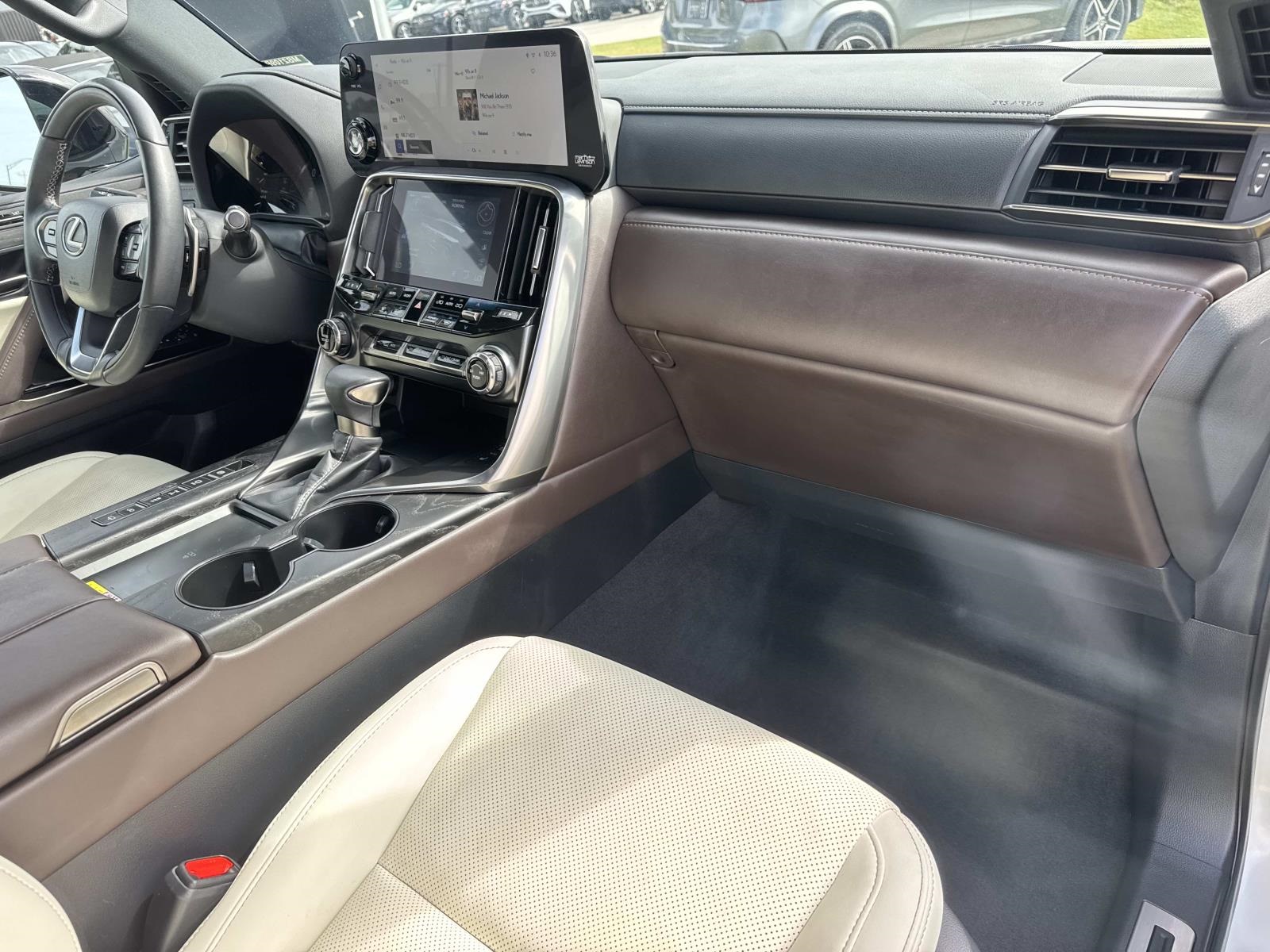 2023 Lexus LX 600 Luxury photo 10
