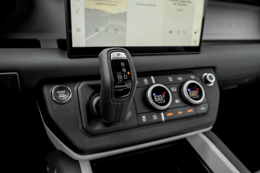 2025 Land Rover Defender 110 S photo 15