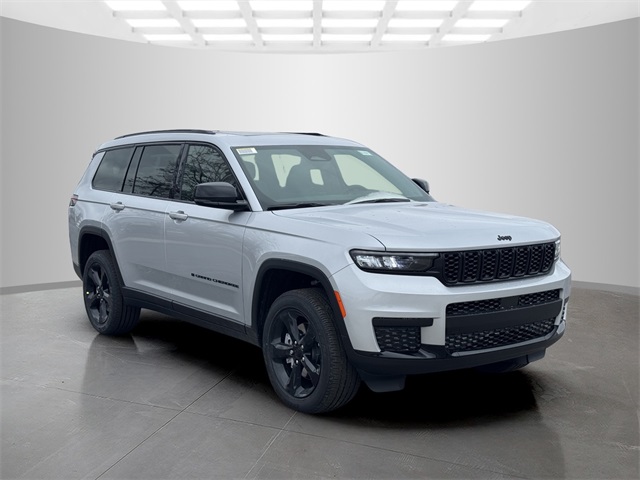 2025 Jeep Grand Cherokee Altitude X photo 3