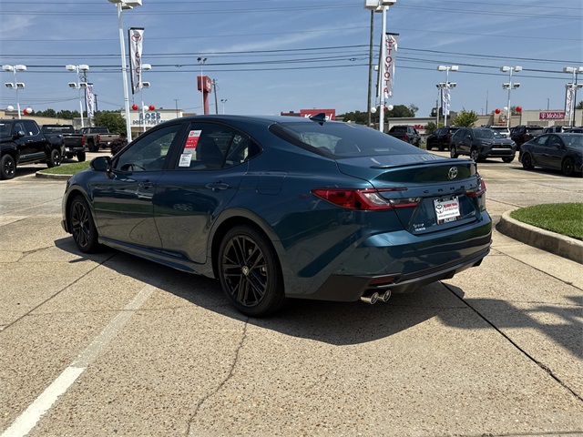 2025 Toyota Camry SE photo 5