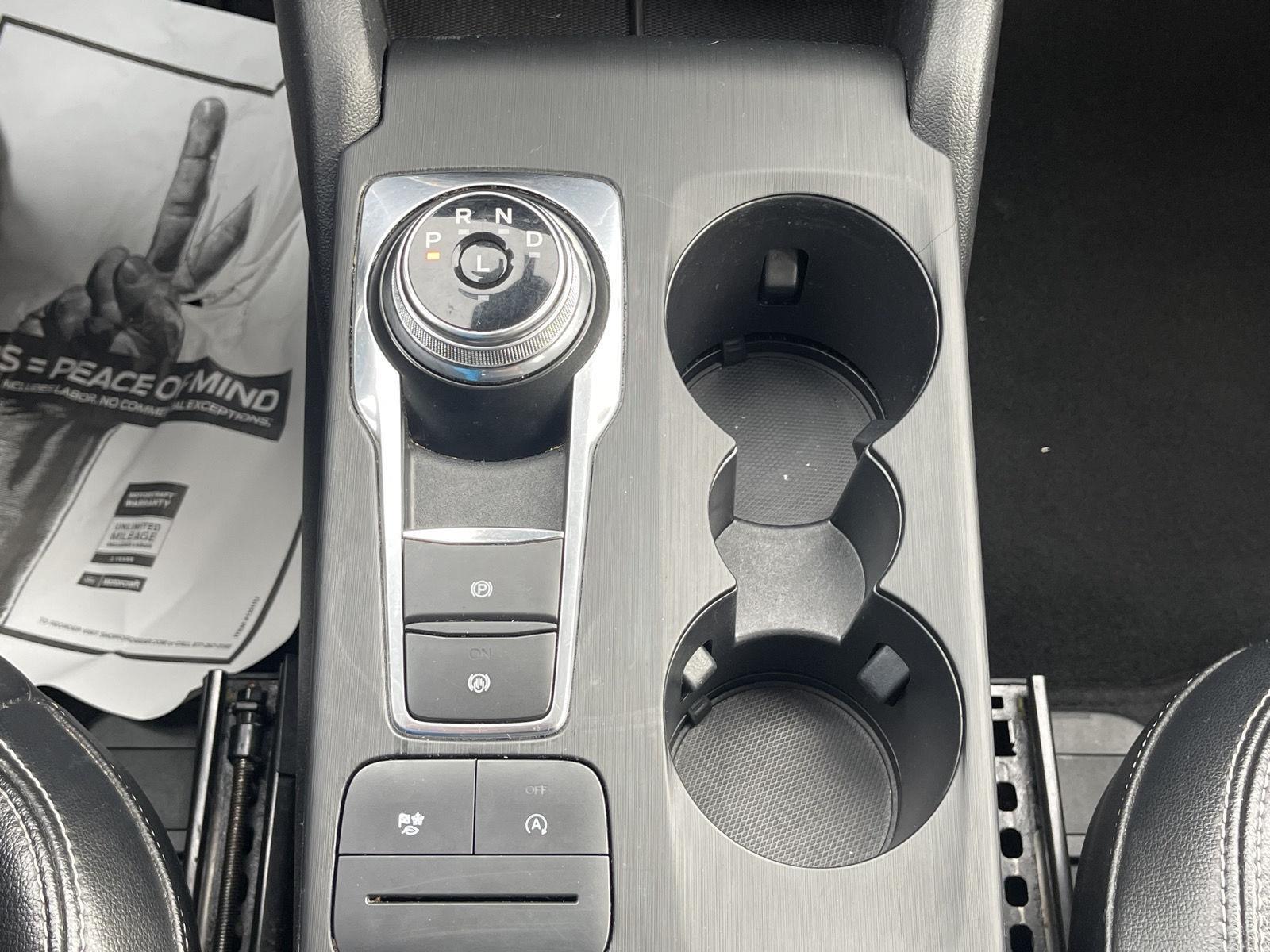 2020 Ford Escape SEL photo 32