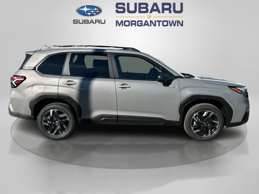 2025 Subaru Forester Premium photo 4