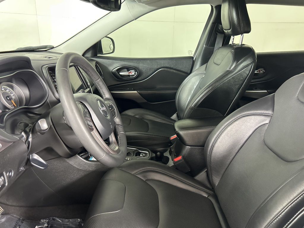 2021 Jeep Cherokee Latitude Lux photo 26