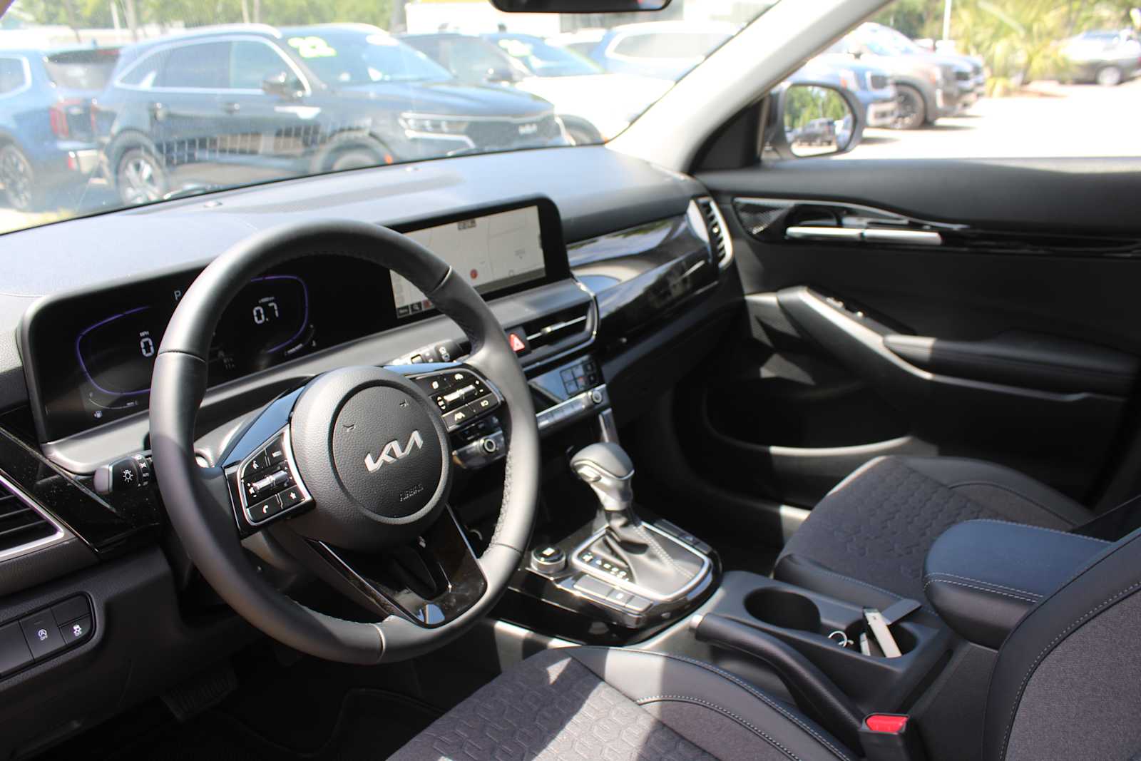 2025 Kia Seltos S photo 38