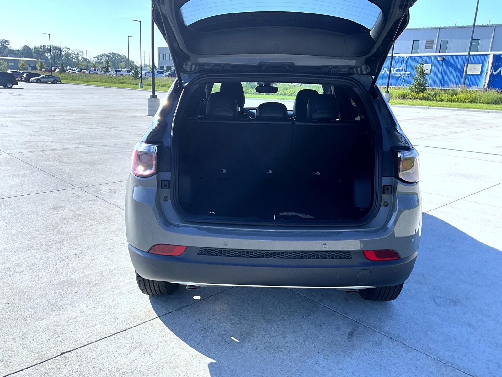 2023 Jeep Compass Limited photo 9