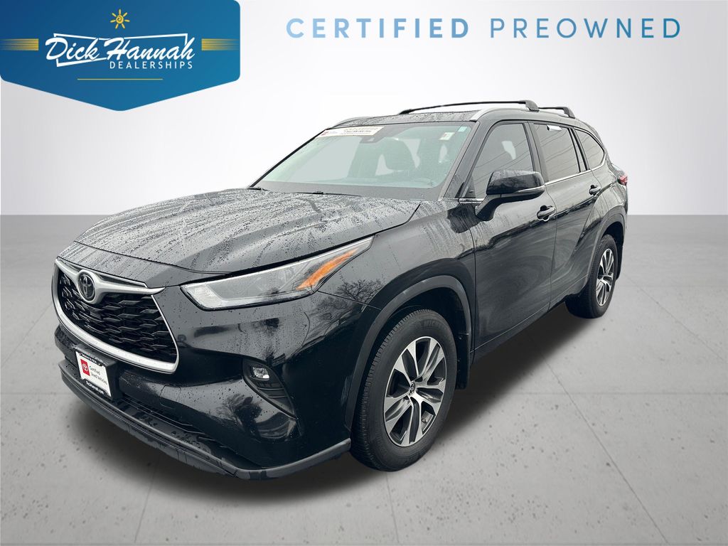 2023 Toyota Highlander XLE's photo