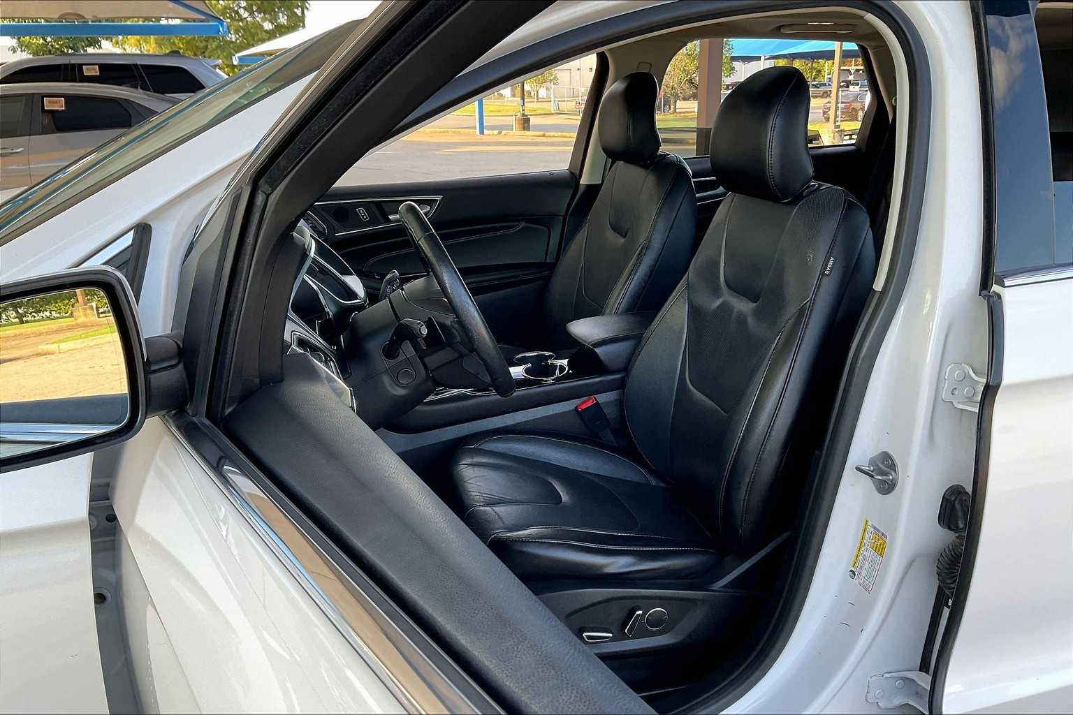2017 Ford Edge Titanium photo 7