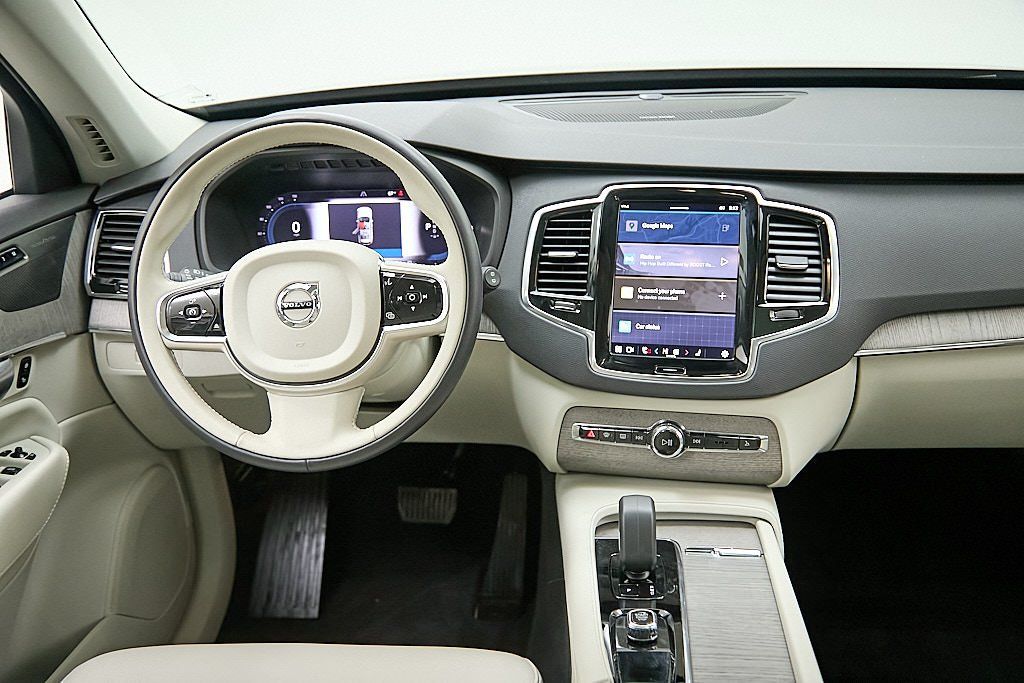 2023 VOLVO XC90 - Image 24