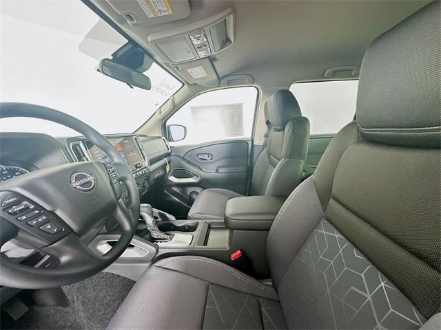 2025 Nissan Frontier SV photo 18