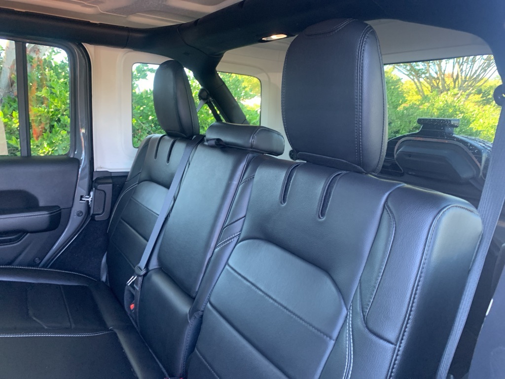 2023 Jeep Wrangler Sahara 4xe photo 8